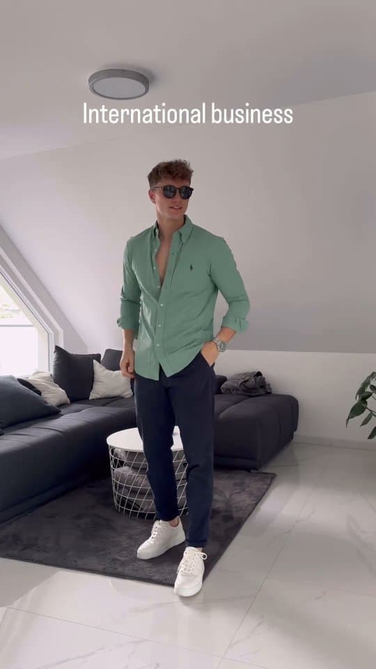 College Outfits for Men: Green Polo, Navy Pants and Clean Sneakers Done Right